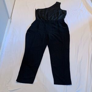 Sophisticated Black One-Shoulder Jumpsuit